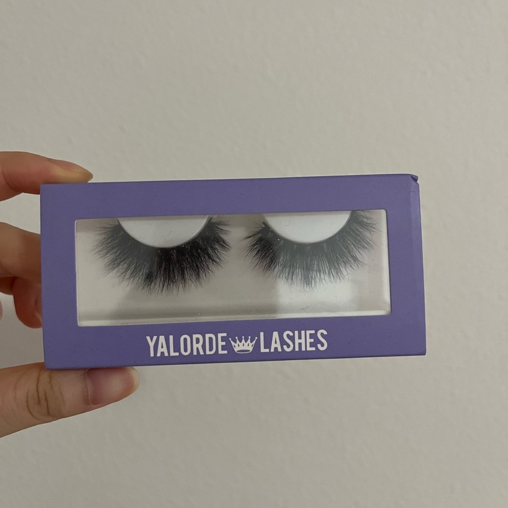 Thick & Fluffy Lashes